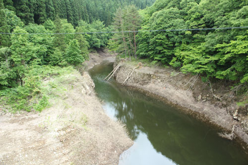 国道107号大石橋より上流方面を望む